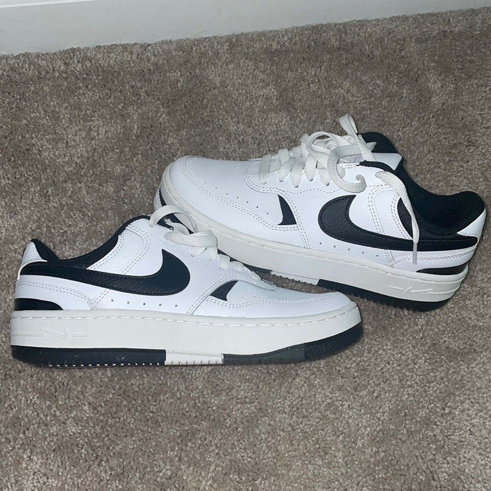 NIKE GAMMA FORCES WOMENS 7